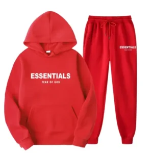 Chándal rojo Essentials Fear of God con sudadera de capucha, tejido premium y ajuste cómodo.