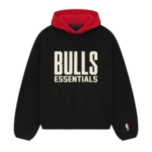 Essentials Bulls Hoodie – Black con capucha roja, texto BULLS ESSENTIALS en el pecho y logo NBA en la manga