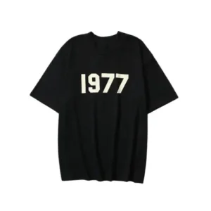 Camiseta Essentials 8th Collection 1977 French de algodón premium con diseño minimalista y ajuste oversize.