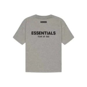 Camiseta Essentials Fear of God Gris vista trasera con diseño limpio, corte relajado y acabado premium.