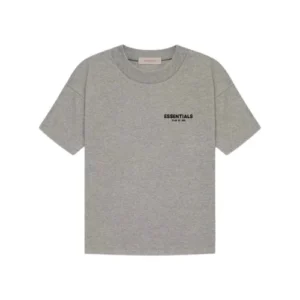 Camiseta Essentials Fear of God Gris vista frontal con diseño minimalista, tejido premium y ajuste relajado.