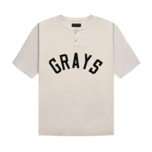 Camiseta Fear of God Essentials Grays Color Crema vista frontal con diseño minimalista, tejido premium y ajuste relajado.