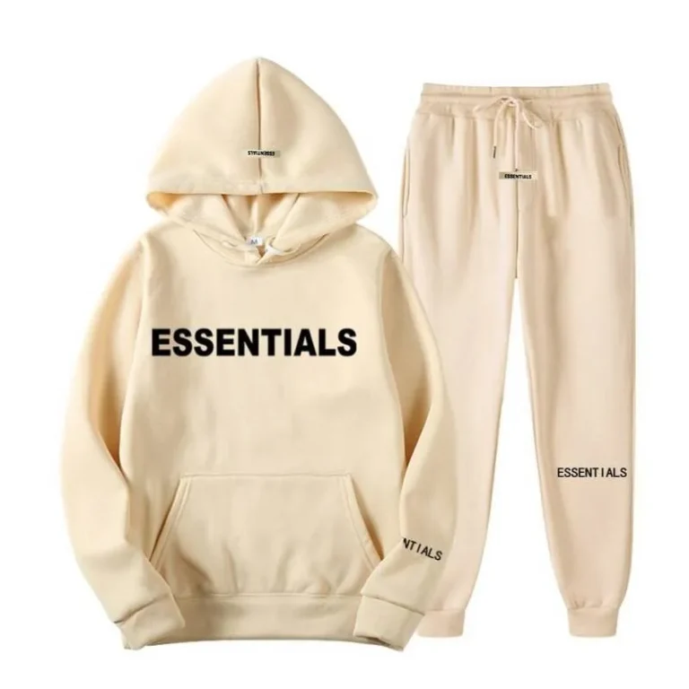 Chándal Essentials Beige | Elegancia Casual y Confort Premium Chándal Essentials beige con sudadera de capucha y pantalón a juego, tejido premium y diseño moderno.