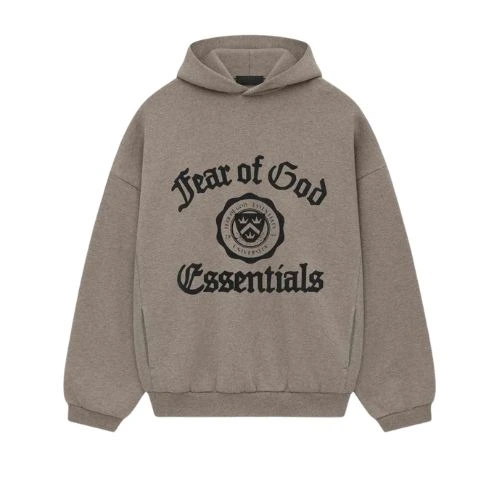 Sudadera con capucha Essentials Fear of God Fleece (2) Vista frontal de la sudadera con capucha Essentials Fear of God Fleece, confeccionada en tejido polar premium con diseño minimalista.