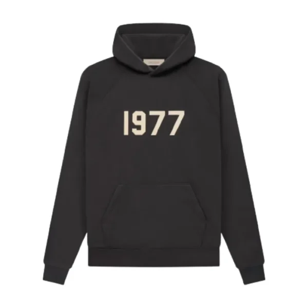 Sudadera con capucha Essentials de Black 1977 color negro, confeccionada en algodón premium con corte oversize y logotipo 1977.