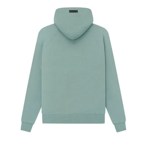 FEAR OF GOD Essentials Sudadera Verde back FEAR OF GOD Essentials Sudadera Verde con "ESSENTIALS FEAR OF GOD" grabado en el frente, bolsillo canguro y ajuste relajado que transmite comodidad y estilo casual back