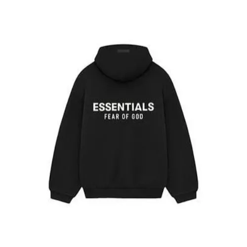 Sudadera negra con capucha y logotipo "Essentials Fear of God" en el frente, con diseño minimalista, bolsillo canguro y ajuste relajado