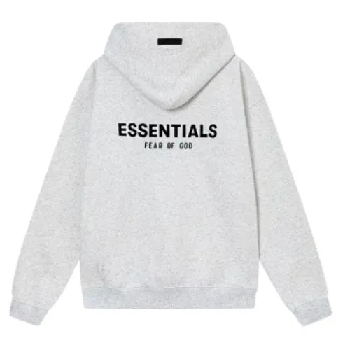 Sudadera con capucha Essentials Fleeces Thick Light en gris Sudadera con capucha Essentials Fleeces Thick Light en gris con tejido de felpa gruesa, diseño moderno, capucha ajustable y ajuste cómodo para uso diario.