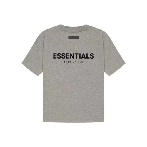 Camiseta Essentials Fear of God Gris vista trasera con diseño limpio, corte relajado y acabado premium.